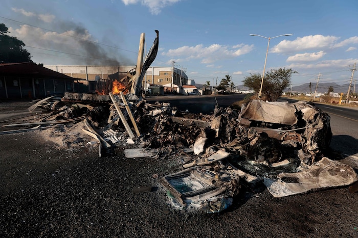 Straßenbarrikaden wurden vor allem im Zentrum des Landes errichtet.