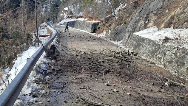 Die Zwickenberg Landesstraße (L6) im Bezirk Spittal an der Drau ist derzeit noch gesperrt.