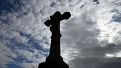 Eine geplante Trauerfeier für einen italienischen Mafia-Boss sorgt für Streit in der Kirche.