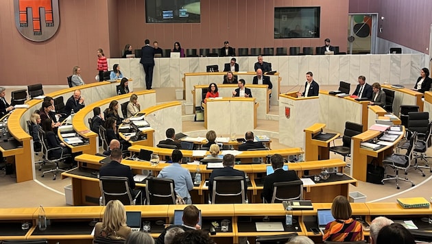 Noch in derselben Sitzung des Vorarlberger Landtags trat Hubert Kinz zweimal ans Rednerpult, um ...