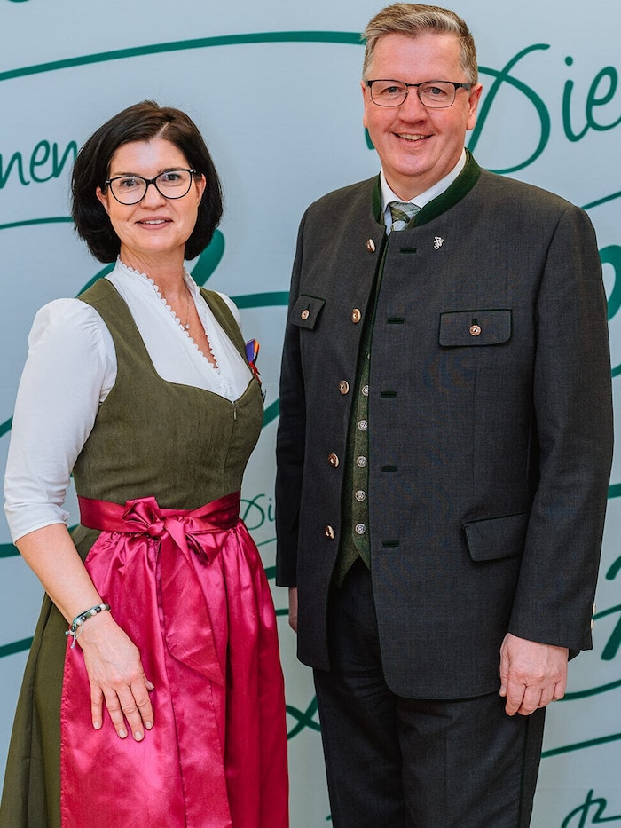 Kammerpräsident Andreas Steinegger gratulierte, ebenso wie Agrarlandesrätin Simone Schmiedtbauer ...