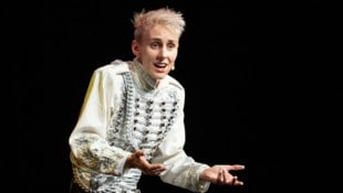 Kabarettistin Lisa Eckhart in ihrem neuen Programm „Ich war mal wer“