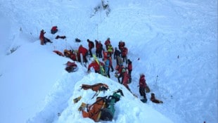 Lawineneinsätze verursachen bei den Bergrettern enormen psychischen Stress. Die ersten 15 ...