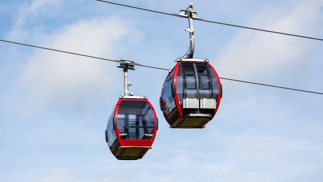 Die Ermittlungen nach dem nächtlichen Einbruch laufen (Symbolbild).