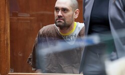 Nick Reiner wurde wegen des Mordes an seinen Eltern angeklagt. Er plädiert auf „nicht ...