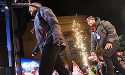 Vincent Kriechmar (r.) mit Manuel Feller