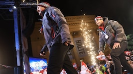 Vincent Kriechmar (r.) mit Manuel Feller