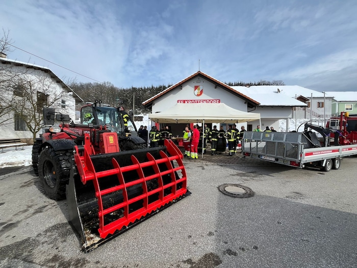 Feuerwehrhäuser wurden während des Stromausfalls zur zentralen Anlaufstelle.