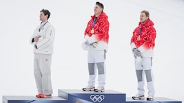 Ryan Cochran-Siegle, Franjo von Allmen und Marco Odermatt (v.l.n.r.) erhielten ihre ...