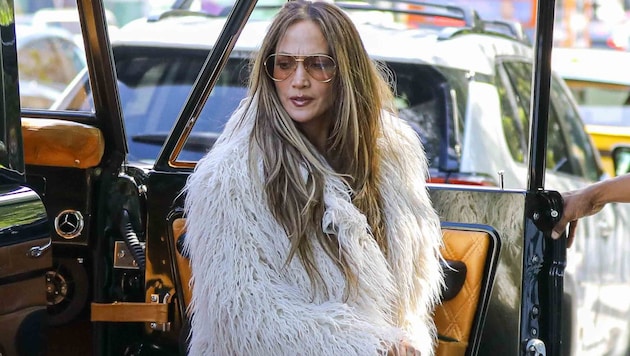 Jennifer Lopez hat sich für den Geburtstag ihrer Zwillinge besonders herausgeputzt.