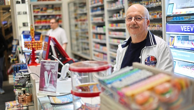 Trafikant mit Erfahrung: Andreas Schiefer empfing die „Krone“ in seinem neuen Geschäft.