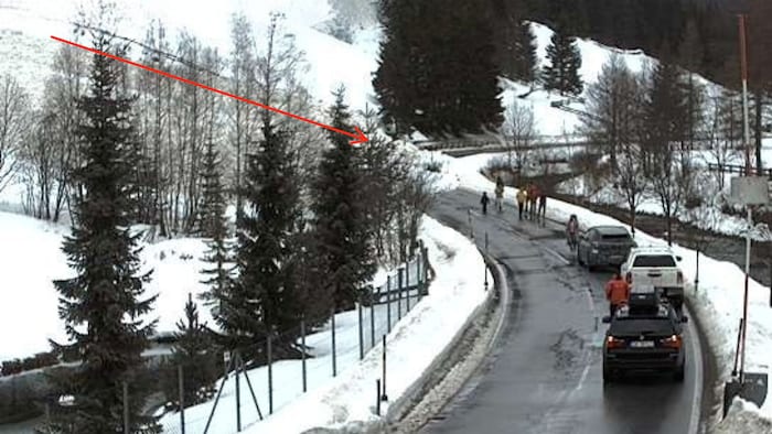 Auf Webcamaufnahmen ist die Lawine zu sehen.