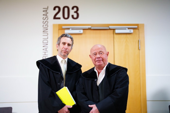 Die Verteidiger Werner Tomanek und Philipp Winkler (li.)