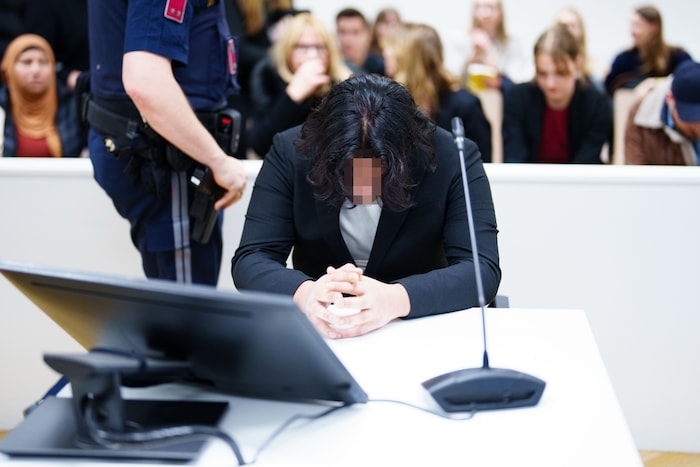 Der 22-jährige Pakistani bei seinem Mordprozess – Empathie sucht man vergeblich.