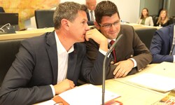 Tuscheln im Landtag wird nicht reichen – es braucht ein „klärendes Gespräch“ zwischen LH in spe ...
