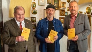 Gerhard Egermann (li.) gründete eigens für Martin Franz Neuberger (Mitte) einen Verlag. Er ist ...