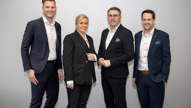 Präsentation der Pläne: Raphael Lindermayr, Ulrike Renner-Kästner (Firma Renner, München), Anton ...