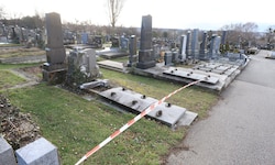 Der idyllisch gelegene Friedhof in Wien-Penzing wurde am Montag plötzlich zum Schauplatz einer ...