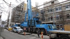 Das Container-Spital am Grund des einstigen Böhler-Spital- Parkhauses nimmt Gestalt an. Als Ziel ...