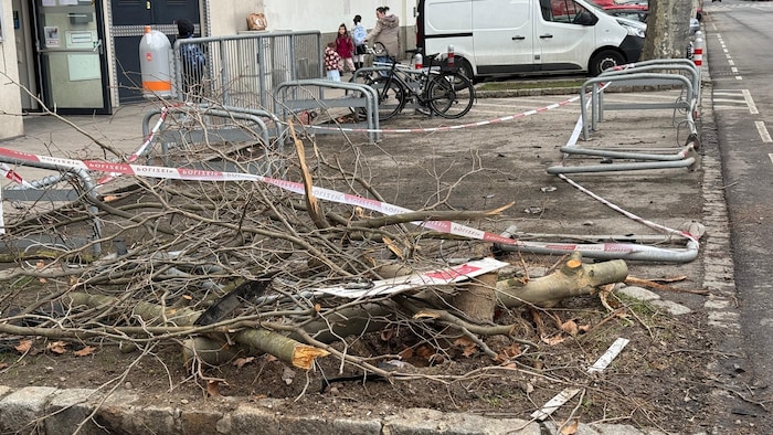 Die Auswirkungen des Unfalls waren auch Tage danach noch sichtbar.