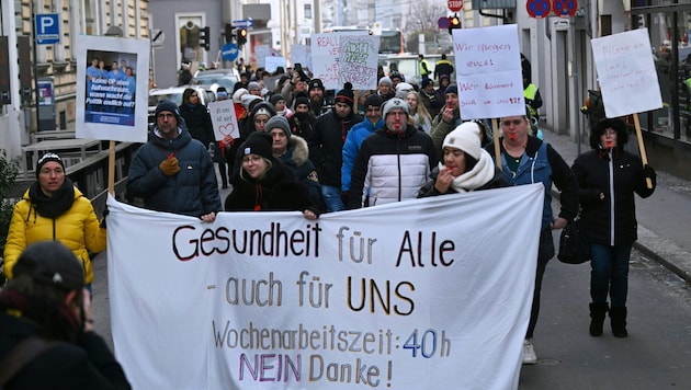 Schon im Jänner hatten Hunderte Beschäftigte der oö. Ordensspitäler die Arbeit niedergelegt.