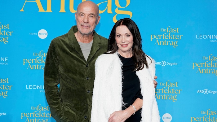 Iris Berben und Heiner Lauterbach bei der Premiere von „Ein fast perfekter Antrag“ in München.