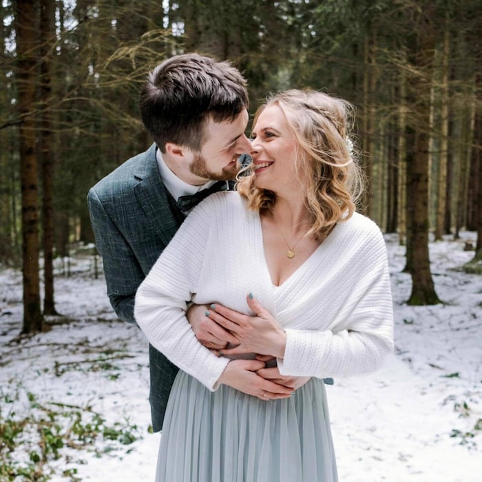 Magdalena Poxrucker ist mit Samuel verheiratet. Er ist Pädagoge und Fotograf.