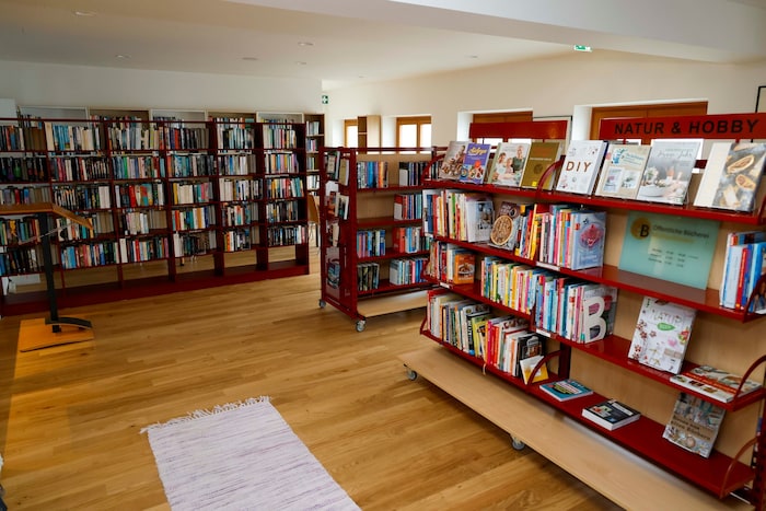 Die neue Bibliothek des Ortes.