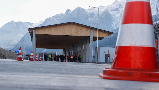 Der überladene Lkw wurde in Kuchl aus dem Verkehr gezogen.