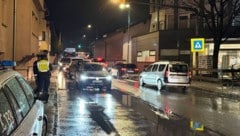 Der Pkw-Lenker erfasste den Burschen auf dem Zebrastreifen.