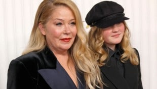 Christina Applegate enthüllte nun, dass sie wegen ihrer MS-Erkrankung kaum noch aus dem Bett ...