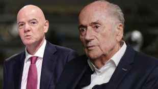 Sepp Blatter (r.) kritisierte seinen Nachfolger Gianni Infantino (r.).