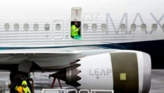 An einer Boeing 737 MAX 8 der American Airlines wurde eine Beschädigung am Querruder ...