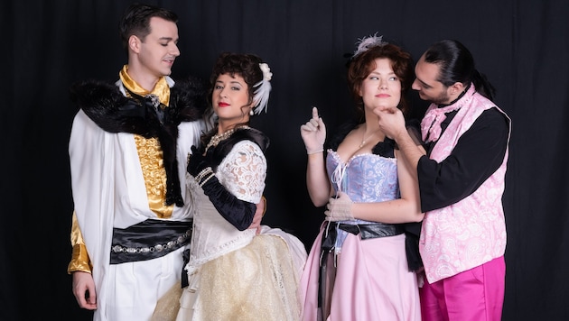 Johannes Eder (Conte), Laura Avila (Contessa), Nela Drozdova (Susanna) und Samuel Adiguzel ...
