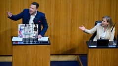 „Die Hilfsgelder verschwinden im Korruptionssumpf der Ukraine“, behauptete FPÖ-Generalsekretär ...