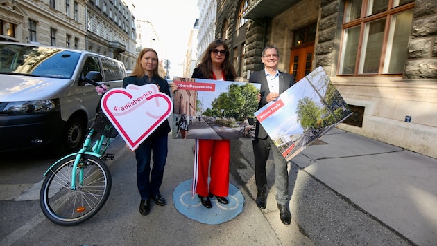Stadträtin Ulli Sima (Mitte), Neos-Mobilitätssprecherin Angelika Pipal-Leixner und der ...