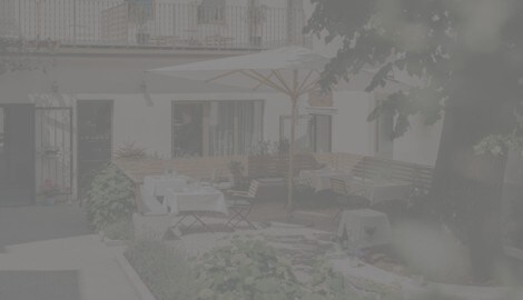 Der Gastgarten des Boutiquehotels Zum Goldenen Hirschen