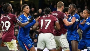 Bei Chelseas 3:2-Erfolg Ende Jänner lieferten sich die Profis in der Nachspielzeit eine ...