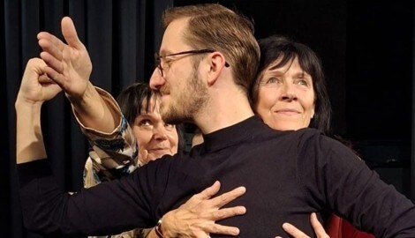 Das Theater # Hashtag bringt das Schauspiel „Top Dogs“ auf die Bühne des Kellertheaters im Stift ...