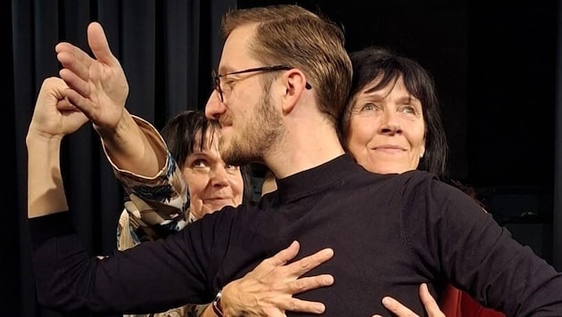 Das Theater # Hashtag bringt das Schauspiel „Top Dogs“ auf die Bühne des Kellertheaters im Stift ...