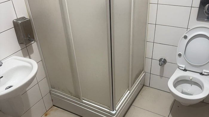 The Burgenland native had to spend the night in a dirty cell.