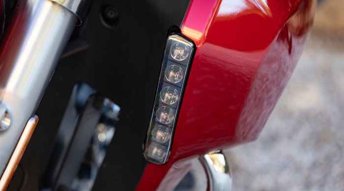 Die Zusatzscheinwerfer sind serienmäßig auf den beiden Limited-Modellen.