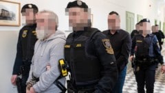 Die Angeklagte zu Prozessbeginn am Mittwoch vor Gericht in St. Pölten.