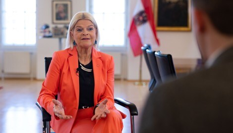 Ministerin Tanner sieht ihren Kurs durch eigene Erhebungen bestätigt.