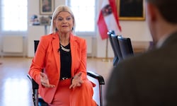 Ministerin Tanner sieht ihren Kurs durch eigene Erhebungen bestätigt.