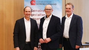 Gemeindeverbandschef Walter Gohm (Mitte) mit seinen Stellvertretern Dieter Egger (l.) und Georg ...