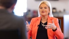 Ministerin Klaudia Tanner sieht die Investitionen in die Luftabwehr als „zentralen Bestandteil“ ...