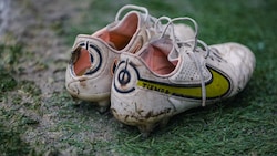 Im Kärntner Unterhaus schnürt ein Team weniger die Fußballschuhe.