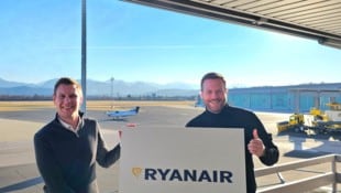 Christian Tragner Geschäftsführer Maximilian Wildt und Ryanair-Chef Andreas Gruber.