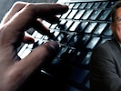 Cyber-Kriminelle missbrauchen die Mailadresse von Ex-Minister Norbert Darabos, um Aufträge für ...
